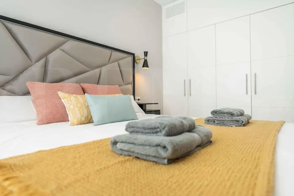 Tranquil & Bright Apartment With Parking By Rems Málaga 0*,  Spanien
